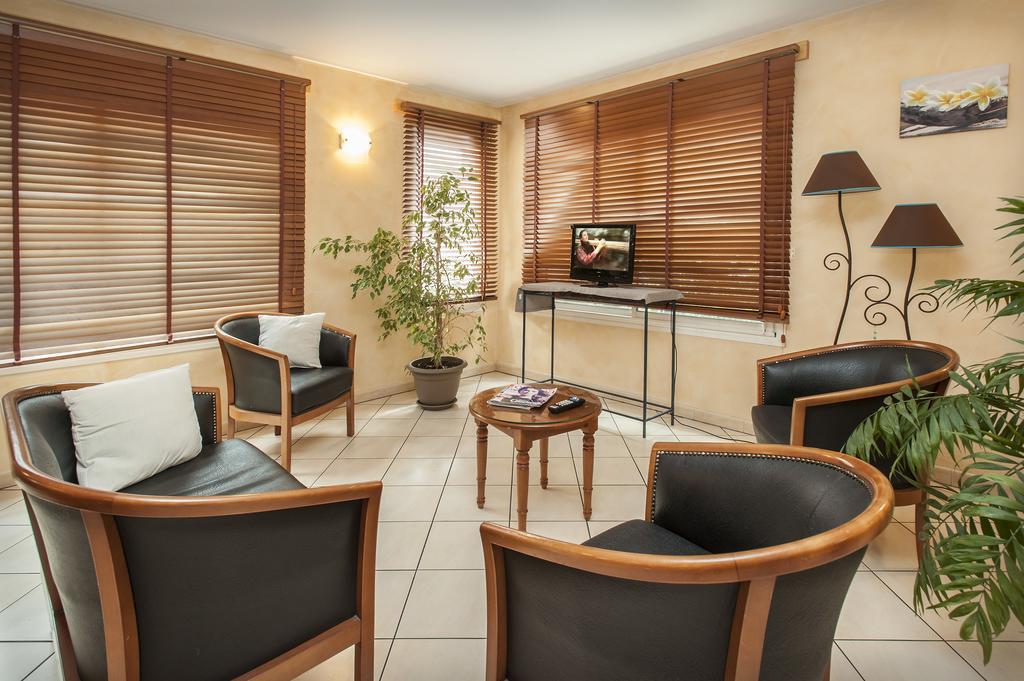 Brit Hotel Essentiel Cahors Nord Esterno foto