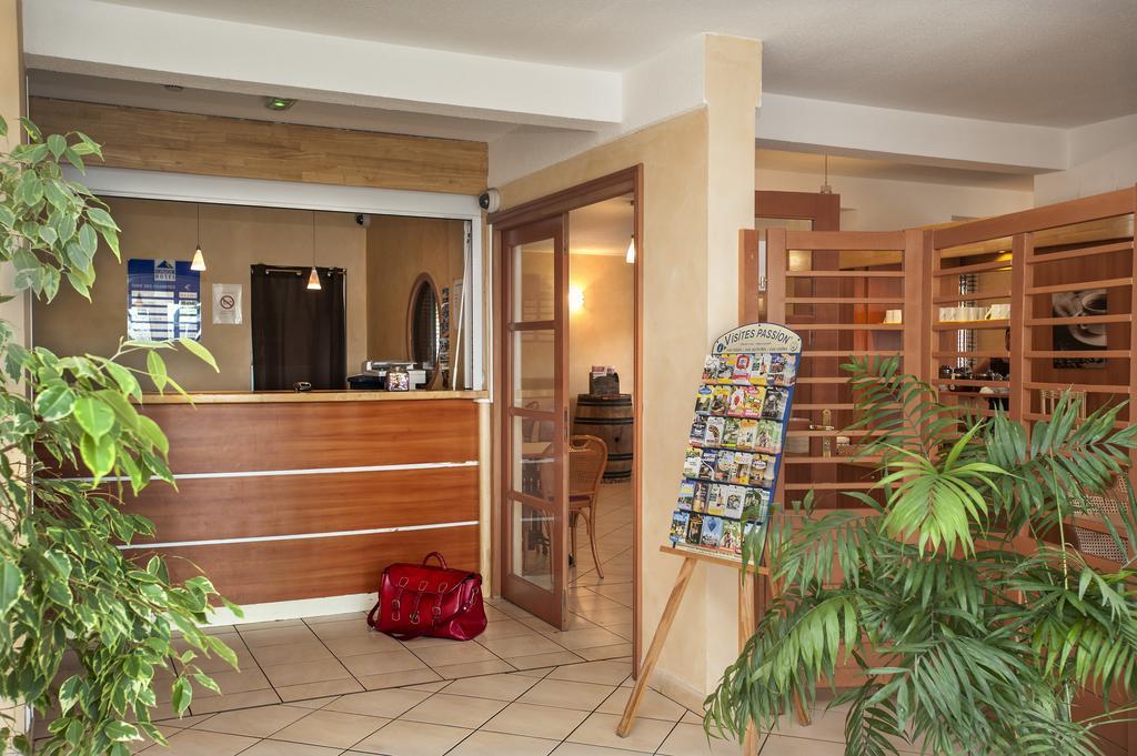 Brit Hotel Essentiel Cahors Nord Esterno foto